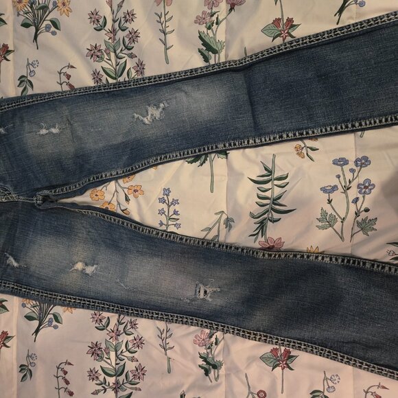 Silver Jeans - Picture 2 of 3